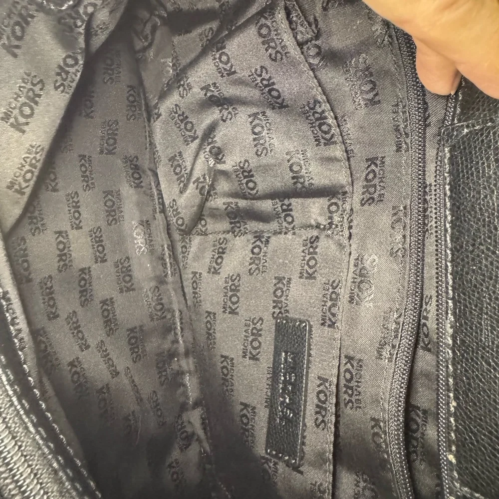 Michael Kors Tilda Saffiano Leather large tote bag in black - Picture 6 of 11